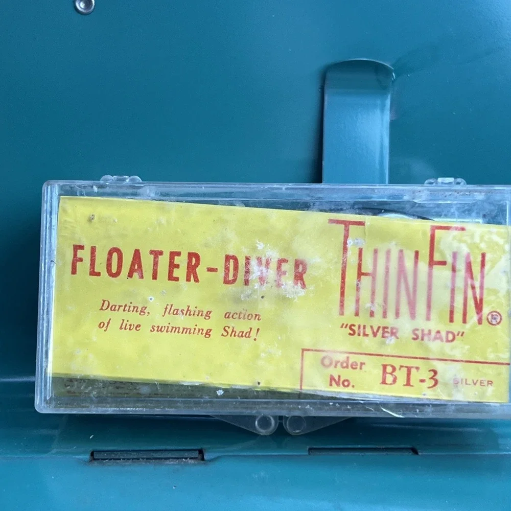 Vintage New Storm THIN FIN Fishing Lure Floater Diver Fish Bait Silver Shad BT-3